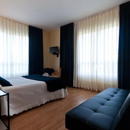 Hotel La Farola Del Mar 2*